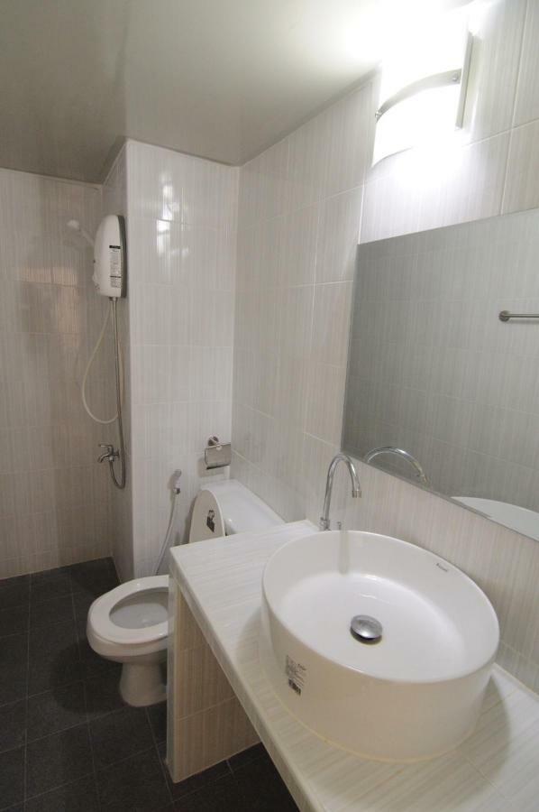Popular Condo Impact Muang Thong Thani Building C4 Nonthaburi Exterior photo